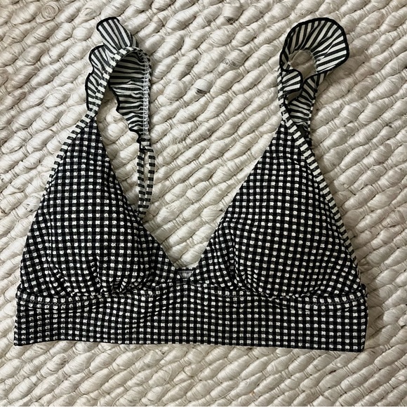 NWT Aerie Ruffle Black and White Gingham Triangle Bikini Top M - Picture 2 of 5